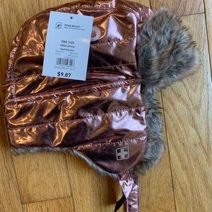 Swiss Tech children’s winter hat. New with tags